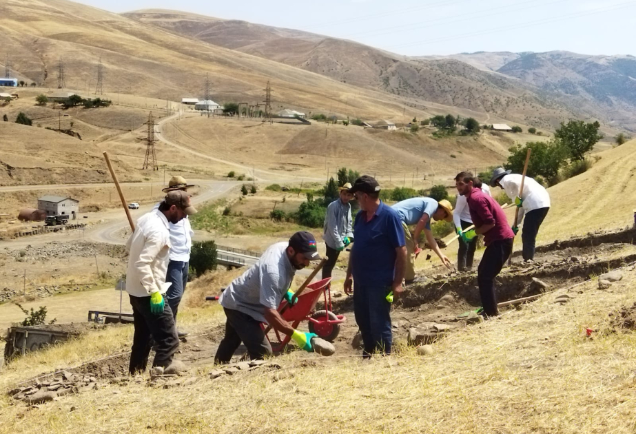 Yardımlıda Son Tunc-Erkən Dəmir dövrünə aid yaşayış məskənində arxeoloji qazıntılar aparılır
