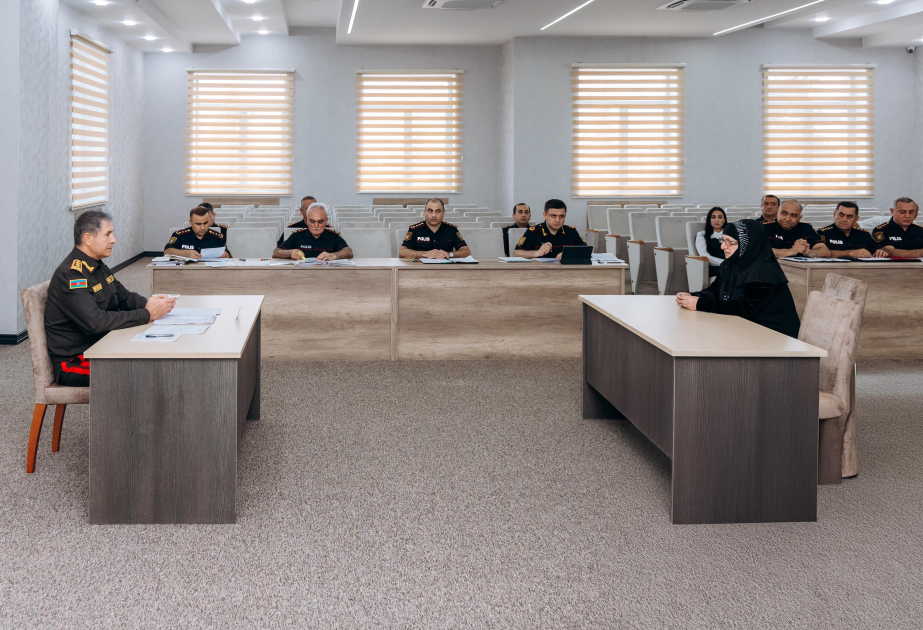 Daxili işlər naziri Astarada vətəndaşların müraciətlərini dinləyib
