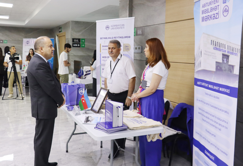 Azərbaycan Universiteti ali təhsil müəssisələrinin sərgisində təmsil olunur
