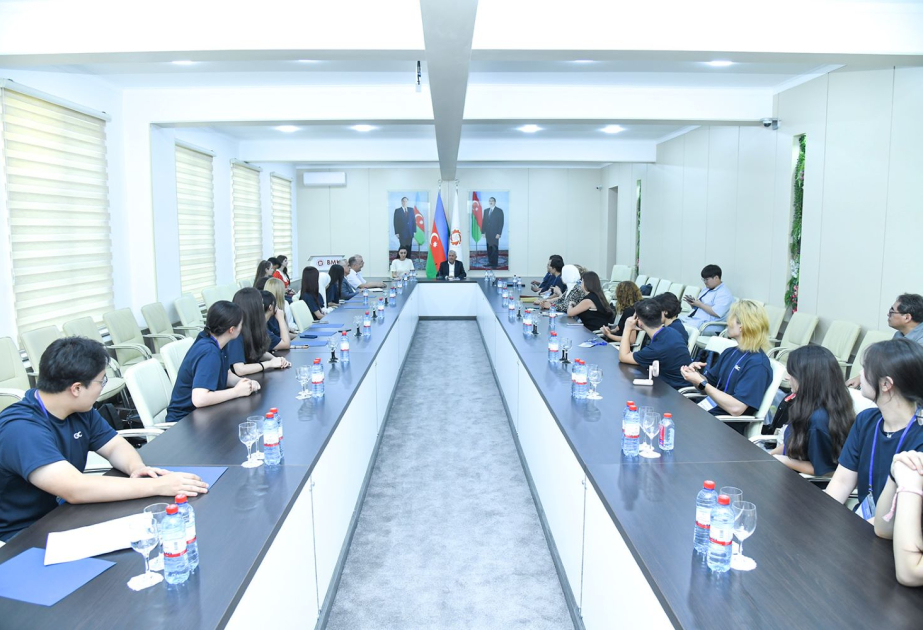 BMU-da iqlim böhranıyla bağlı hakatonun iştirakçıları ilə görüş keçirilib