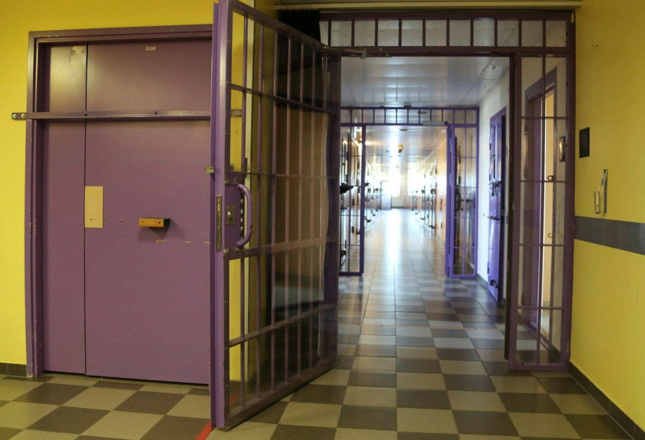 Estonia shows off prison cells awaiting Swedish inmates
