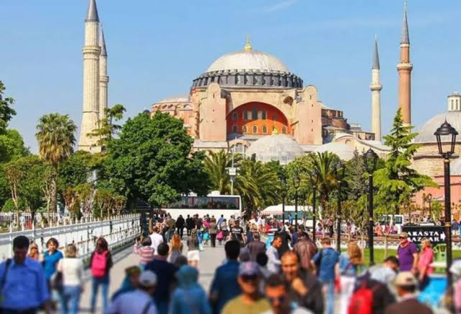 Türkiye’s tourism revenue hits record $25.8 billion in first half