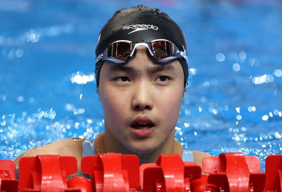 12-летняя китайская пловчиха стала самой юной медалисткой в истории чемпионатов мира