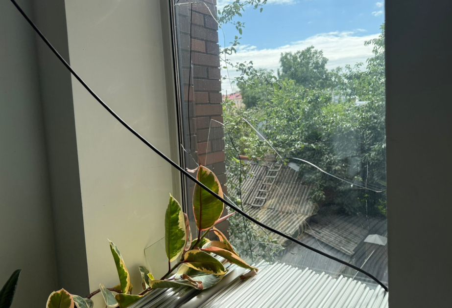 Durante un ataque aéreo en Kiev fue dañado la Casa de Azerbaiyán