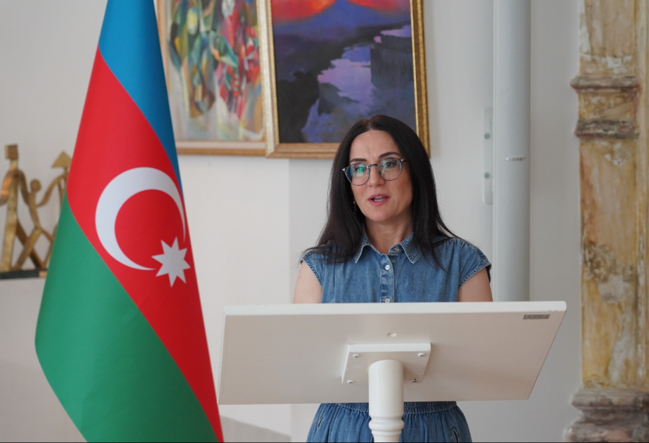 “Əmanətə sədaqət” yay düşərgəsinin iştirakçıları Vyanada Azərbaycan Mədəniyyət Mərkəzi ilə tanış olublar