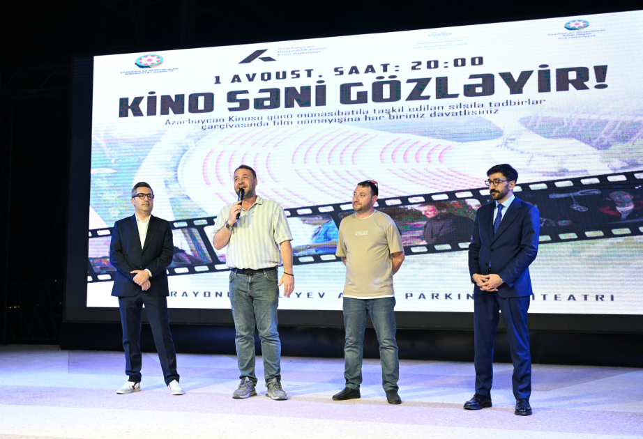 Heydər Əliyev adına parkın amfiteatrında “Əlvida, Şmidt!” filmi nümayiş etdirilib VİDEO