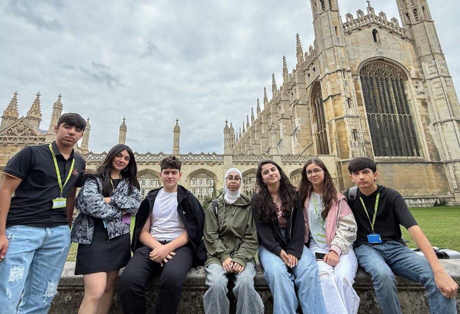 “YAŞAT” Fondunun şəhid övladları üçün Londondakı yay məktəbi başa çatıb
