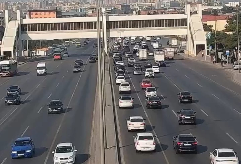 Bakıda bəzi yollarda sıxlıq müşahidə olunur