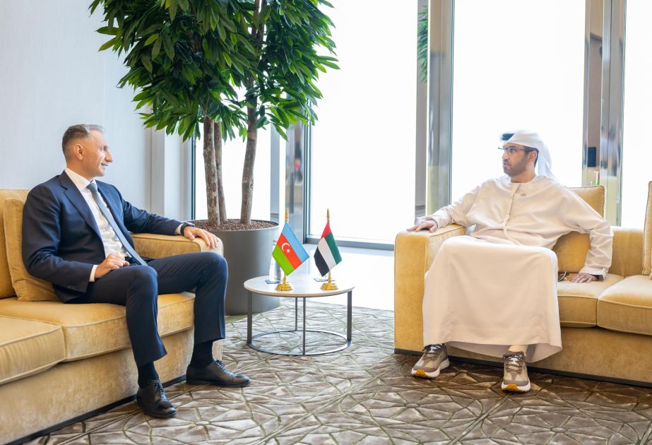 أذربيجان والإمارات تناقشان التعاون في التكنولوجيا الرقمية