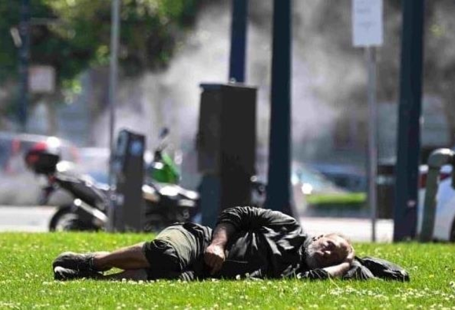 Des centaines de sans-abri dorment devant l’hôtel de ville de Paris pour dénoncer le manque de places