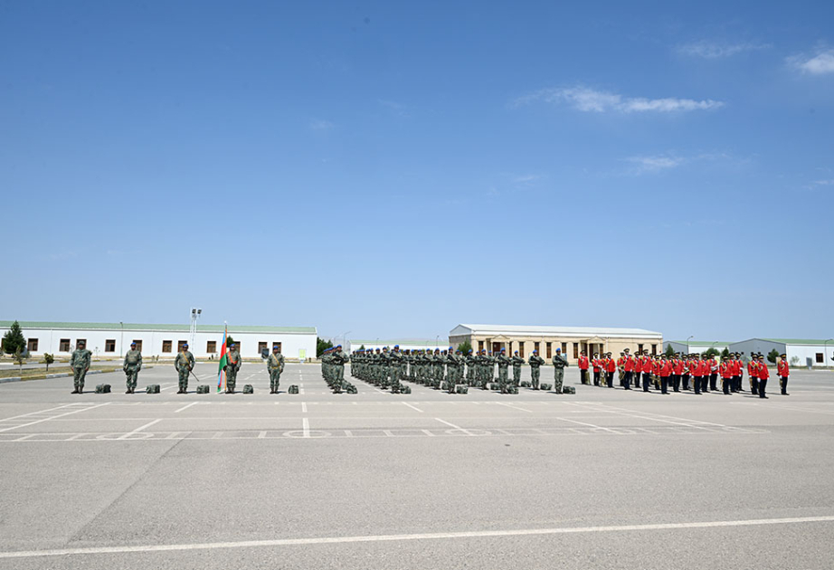 Aserbaidschanische Militärangehörige nehmen an Militärparade in Pakistan teil