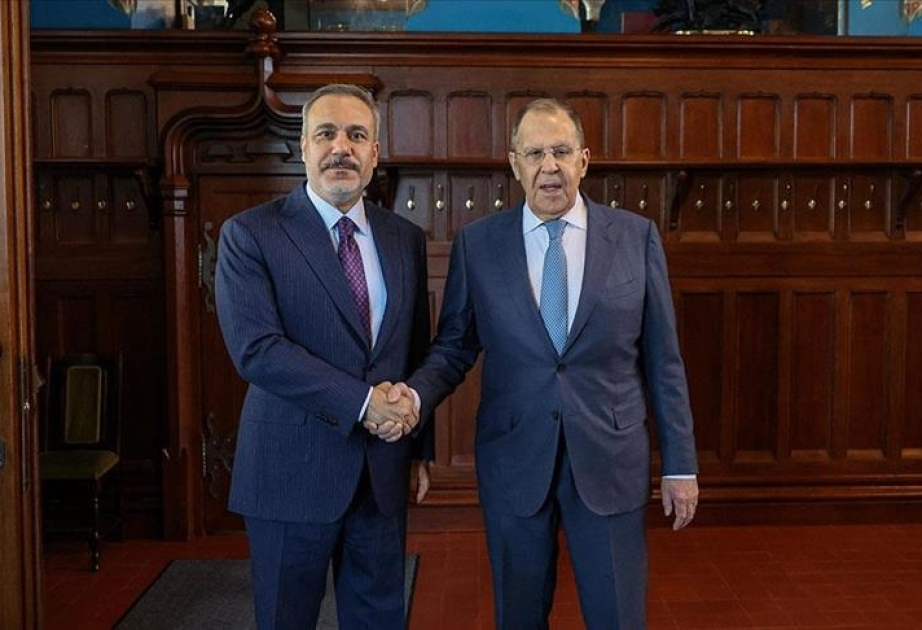 Le ministre turc des Affaires étrangères s’entretient avec son homologue russe