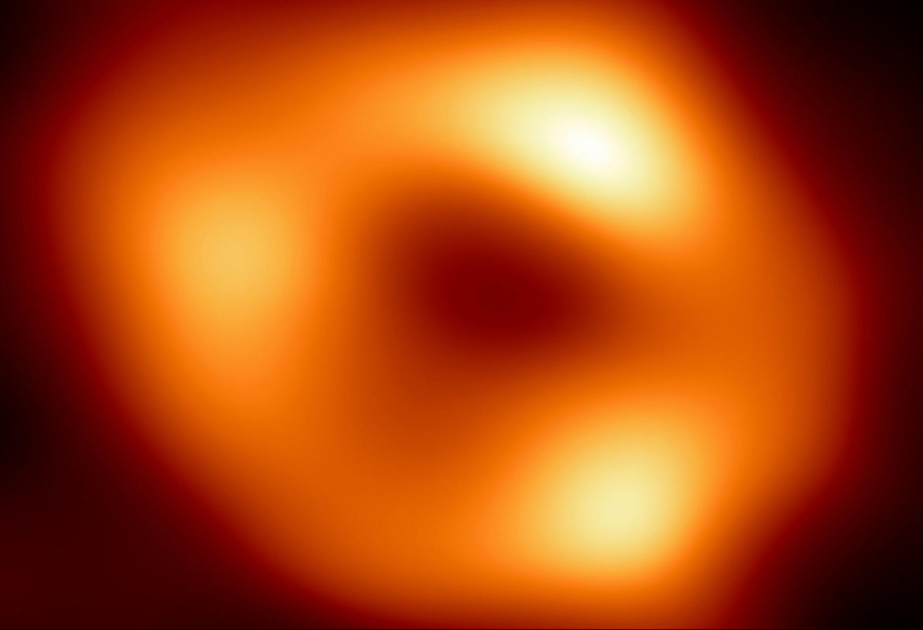 Weltall: Schwarzes Loch mit Rekord-Masse entdeckt