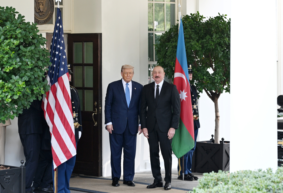 阿塞拜疆总统伊利哈姆·阿利耶夫抵达白宫