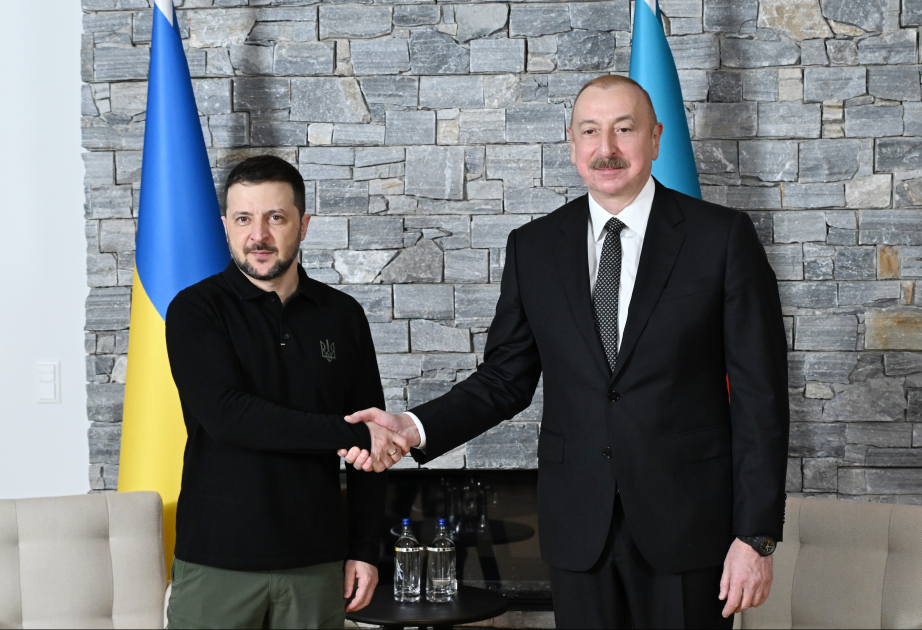 El Presidente de Ucrania telefoneó al Presidente de la República de Azerbaiyán