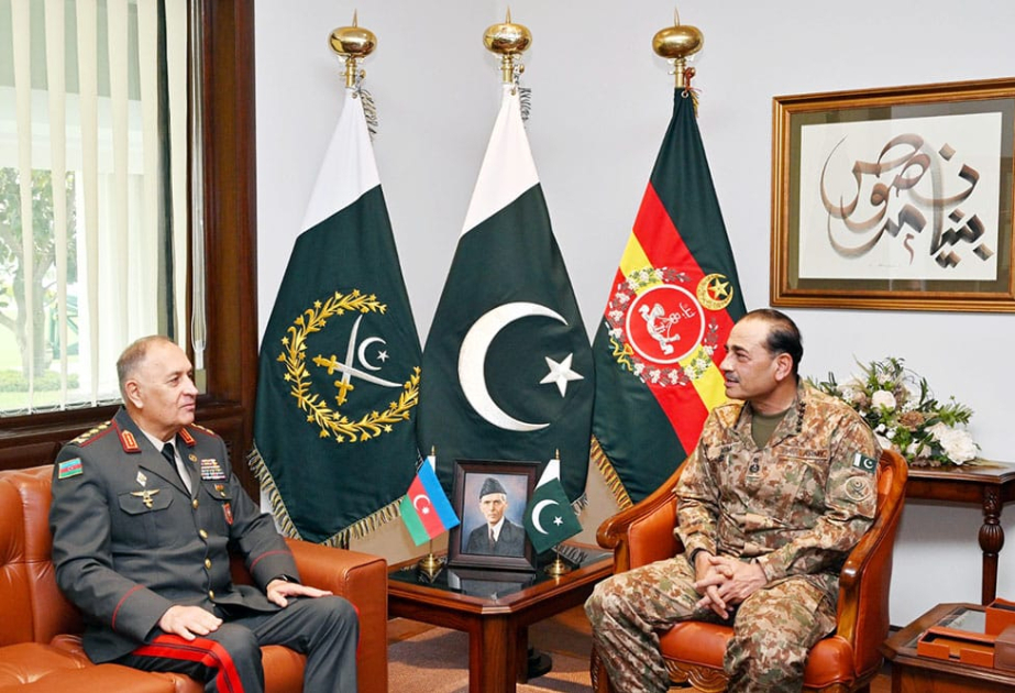 El Jefe del Estado Mayor General del Ejército de Azerbaiyán visita Pakistán