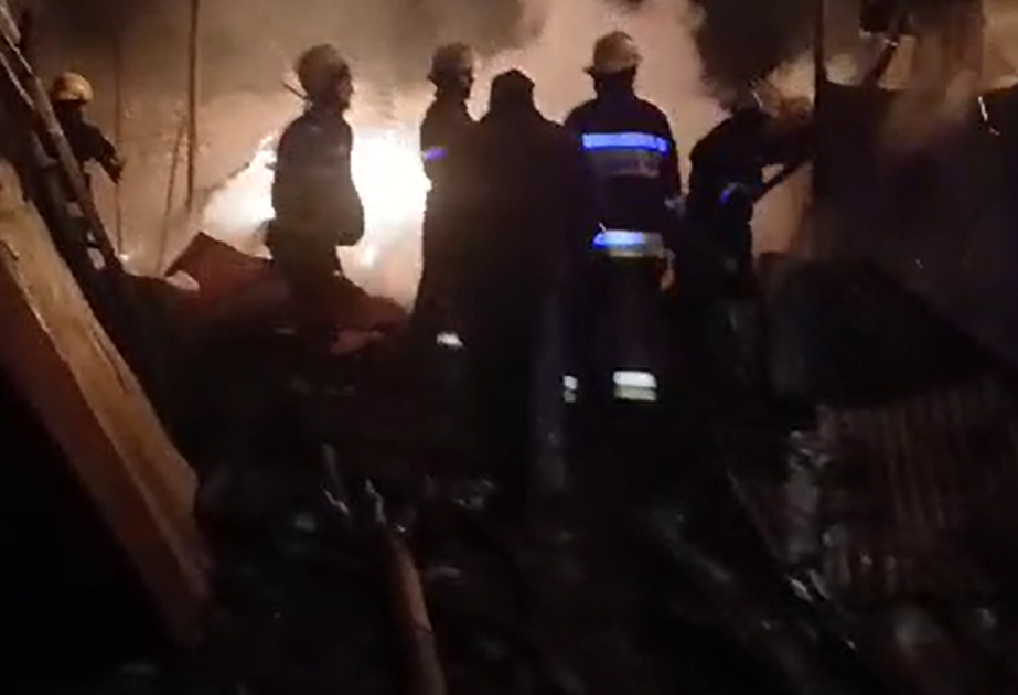 Şəkidə yaşayış olmayan 4 otaqlı ev yanıb VİDEO