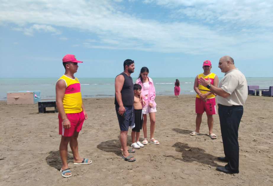 FHN-in Sumqayıt Regional Mərkəzi çimərliklərdə maarifləndirmə tədbirlərini davam etdirir