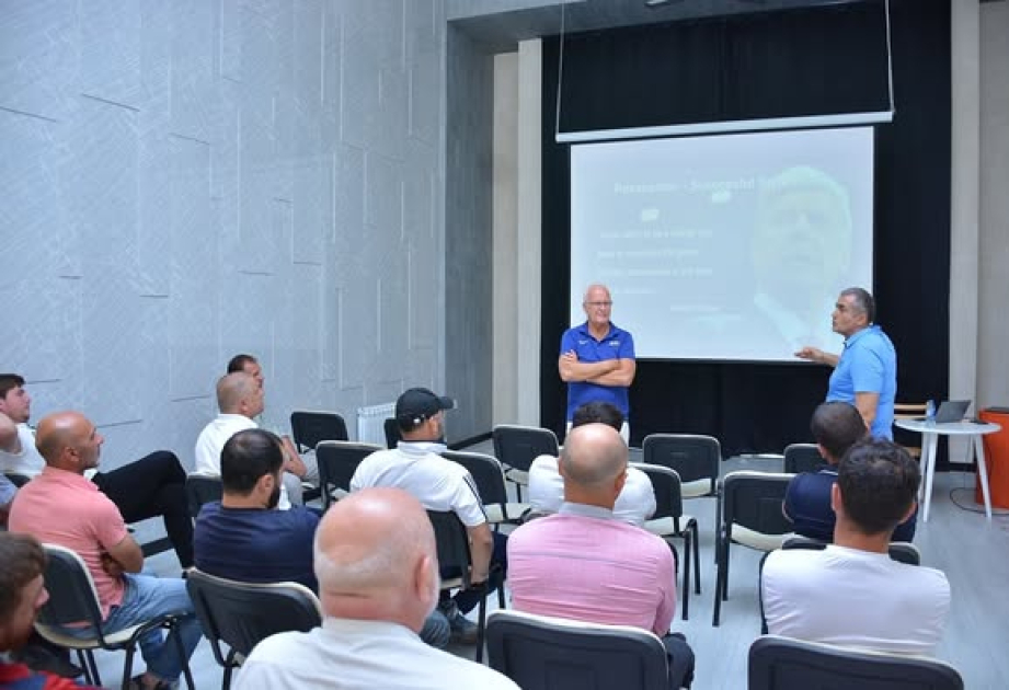 Məşhur almaniyalı futbol mütəxəssisi Şamaxıda məşqçilərlə görüşüb