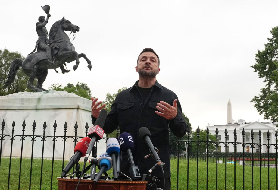 Zelenski: Ukraynanın təhlükəsizliyi təminatına Avropa maliyyəsi hesabına 90 milyard dollarlıq Amerika silahının alınması daxildir