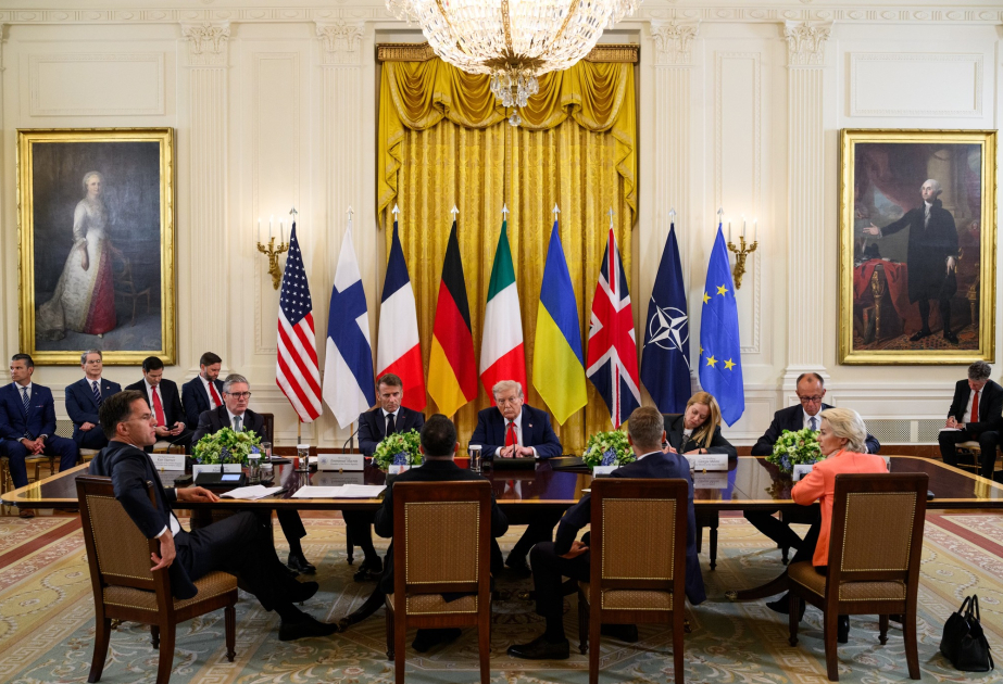 Trump rencontre Zelensky et les dirigeants européens pour résoudre la crise ukrainienne