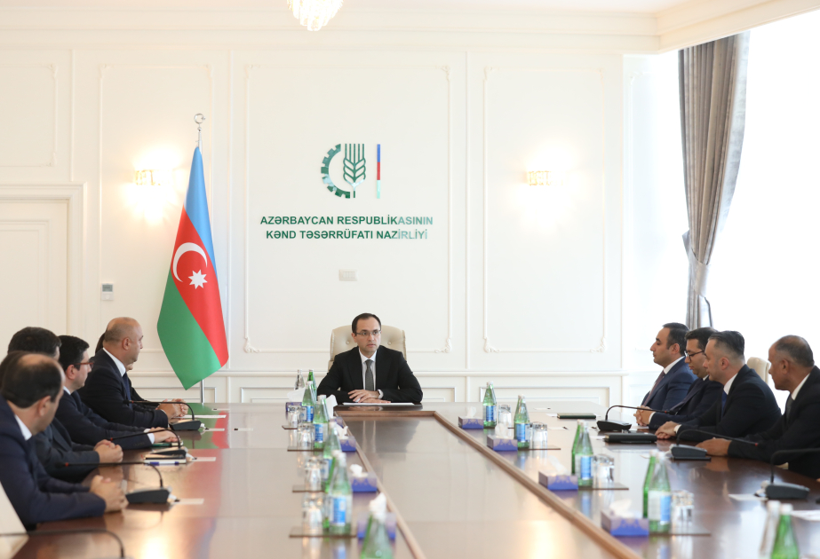 Kənd Təsərrüfatı Nazirliyinin əməkdaşlarına medallar və vəsiqələr təqdim olunub