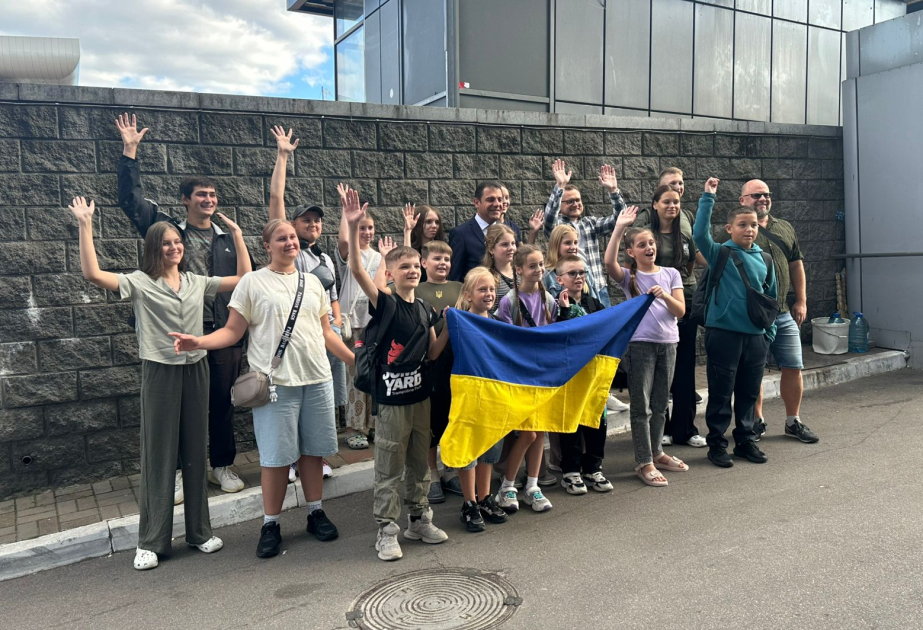 Очередная группа украинских детей отправлена на реабилитацию в Азербайджан