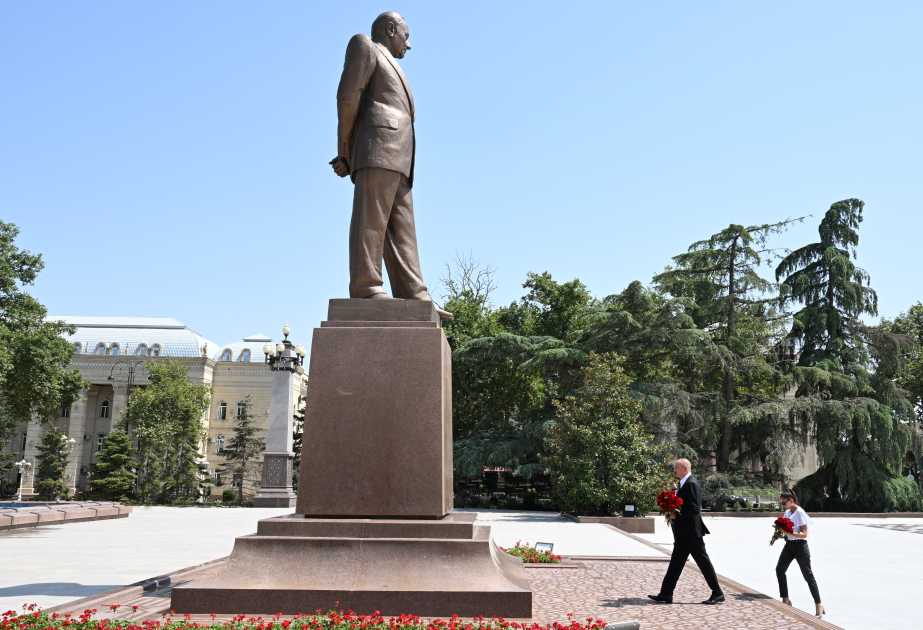 Prezident İlham Əliyev və birinci xanım Mehriban Əliyeva Gəncə şəhərində olublar YENİLƏNİB  VİDEO