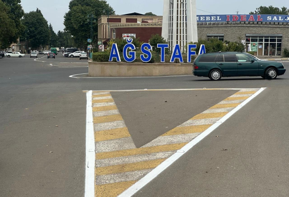 Ağstafa şəhərində yol nişanlanma işləri aparılır
