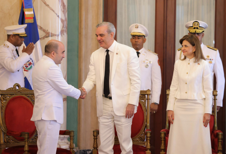 Embajador azerbaiyano presenta sus cartas credenciales al Presidente dominicano