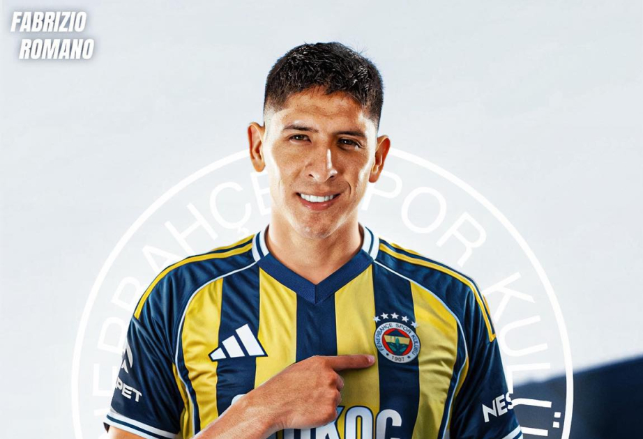 Fenerbahçe want to hijack Ajax’s move for West Ham workhorse