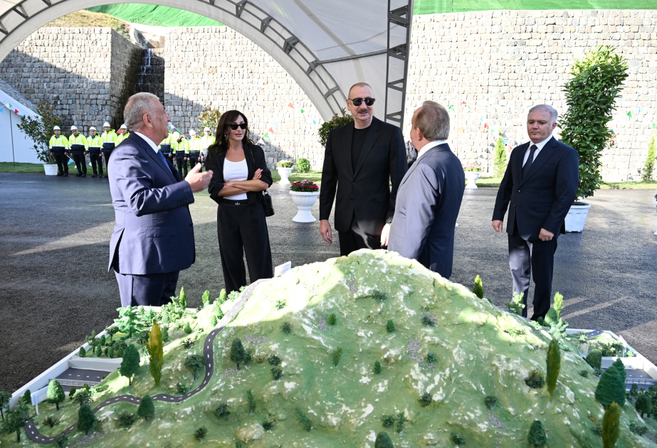 President Ilham Aliyev and First Lady Mehriban Aliyeva inspected progress of construction on Toganali-Kalbajar-Istisu highway VIDEO
