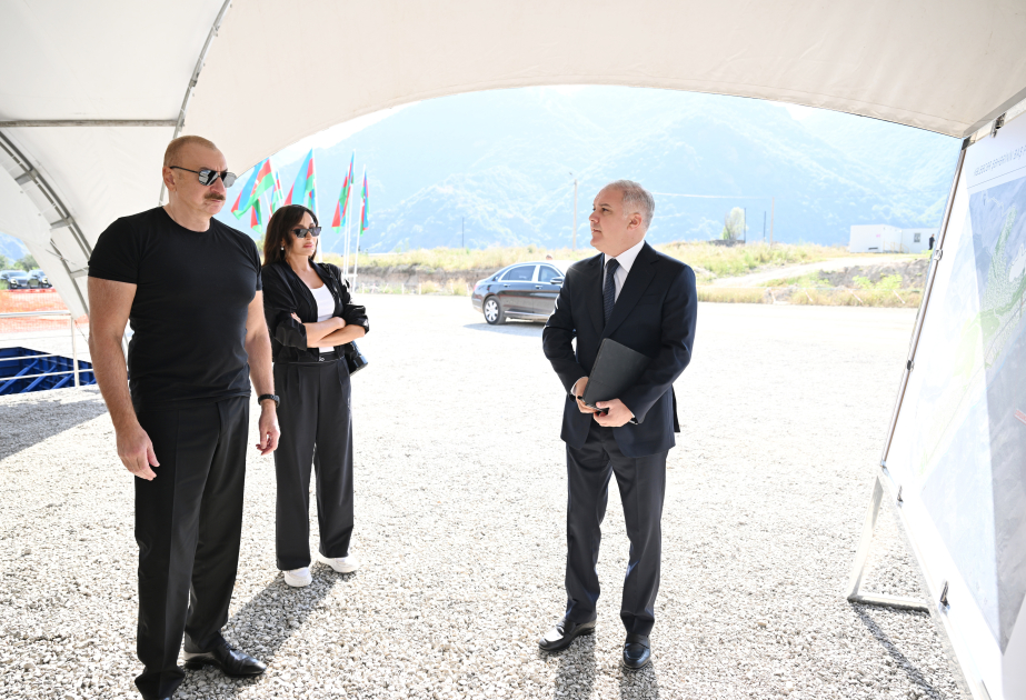Pose de la première pierre du quatrième complexe résidentiel dans la ville de Kelbédjer MIS A JOUR VIDEO