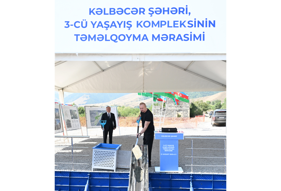 El Presidente Ilham Aliyev colocó la primera piedra del tercer complejo residencial en la ciudad de Kalbajar ACTUALIZADO