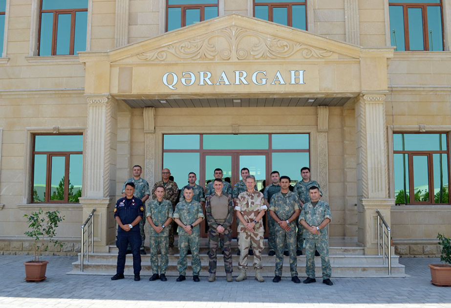 Baku hosts meeting with NATO delegation