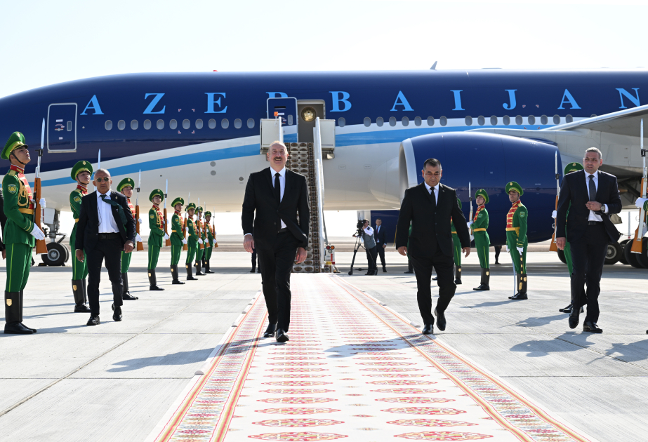 Präsident Ilham Aliyev ist zu Besuch in Turkmenistan eingetroffen VIDEO