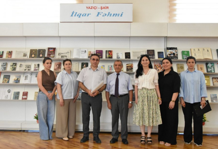 Yubilyar müəlliflər Milli Kitabxanada onlara həsr edilən sərgilərlə tanış olublar