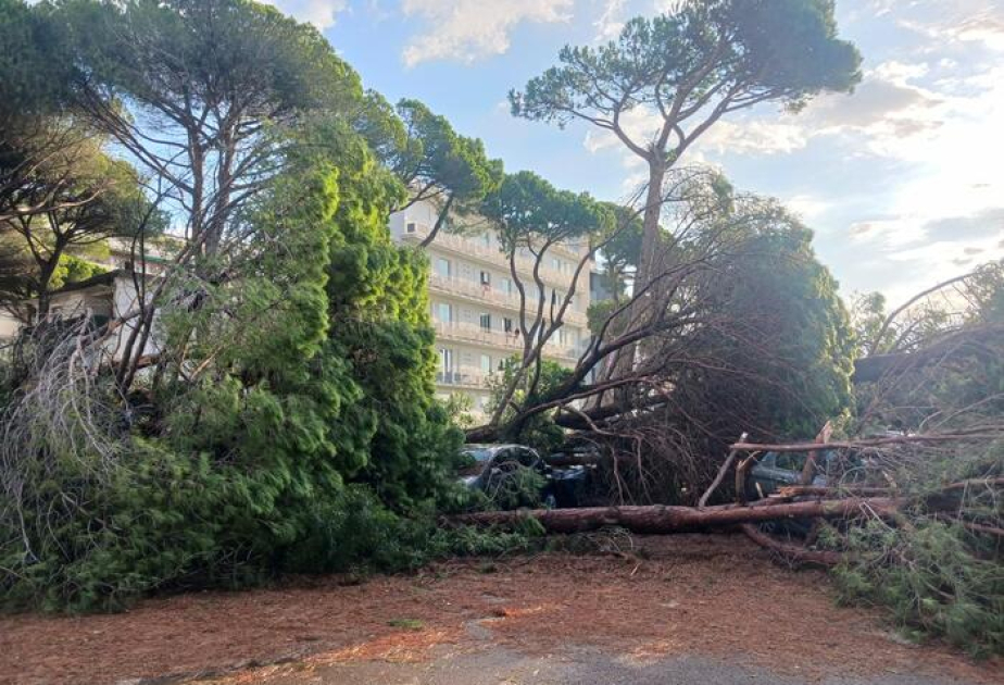 İtaliyada əlverişsiz hava şəraiti fəsadlara səbəb olub