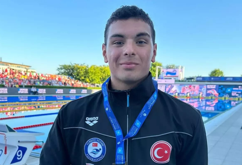 Azerbaijani swimmer crowned world champion