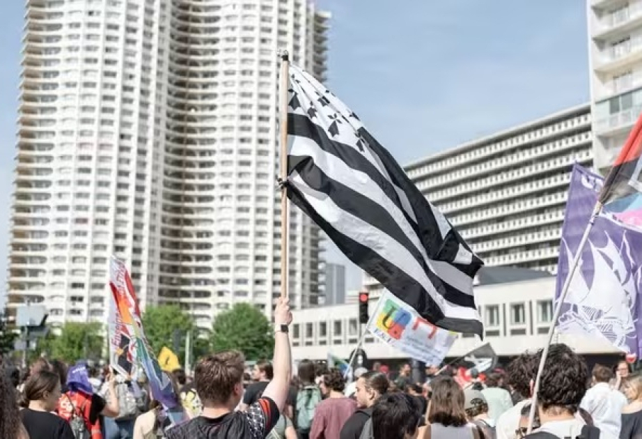 Fransızların əksəriyyəti ölkənin federal dövlətə çevrilməsini istədiklərini bildiriblər