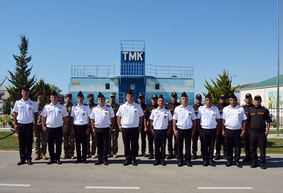 Hərbi Dəniz Qüvvələrində dalğıc kurslarının buraxılış mərasimi keçirilib
