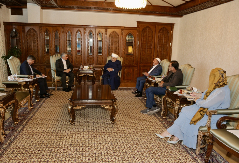 رئيس إدارة مسلمي القوقاز يبحث مع سفير إيران الجديد العلاقات الثنائية