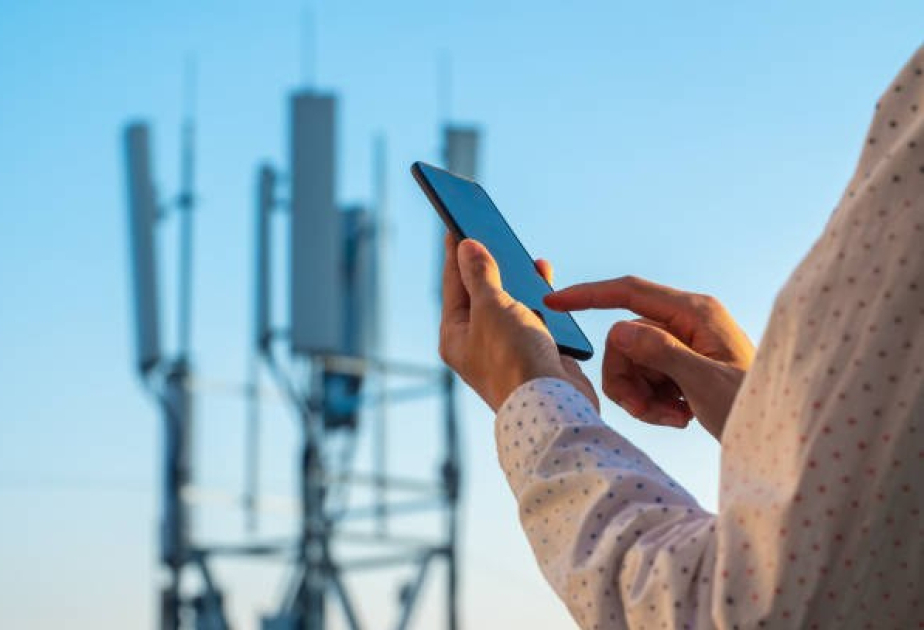 Son 5 ildə Azərbaycanda mobil telefon abunəçilərinin sayı 9 faizdən çox artıb
