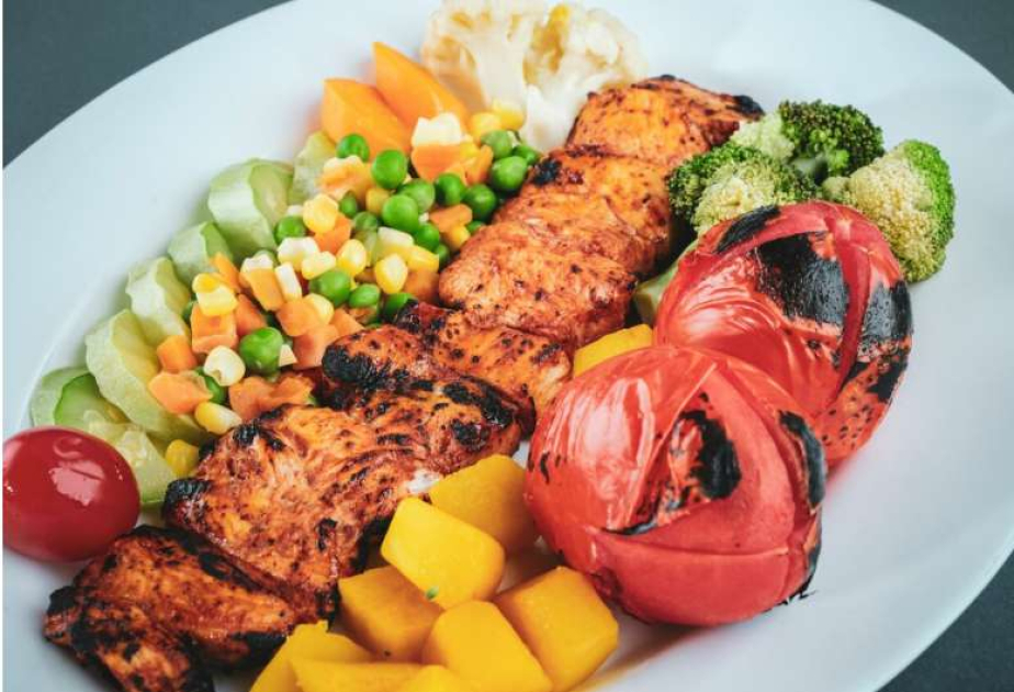 Mediterranean diet combined with calorie reduction and exercise may reduce risk of type 2 diabetes