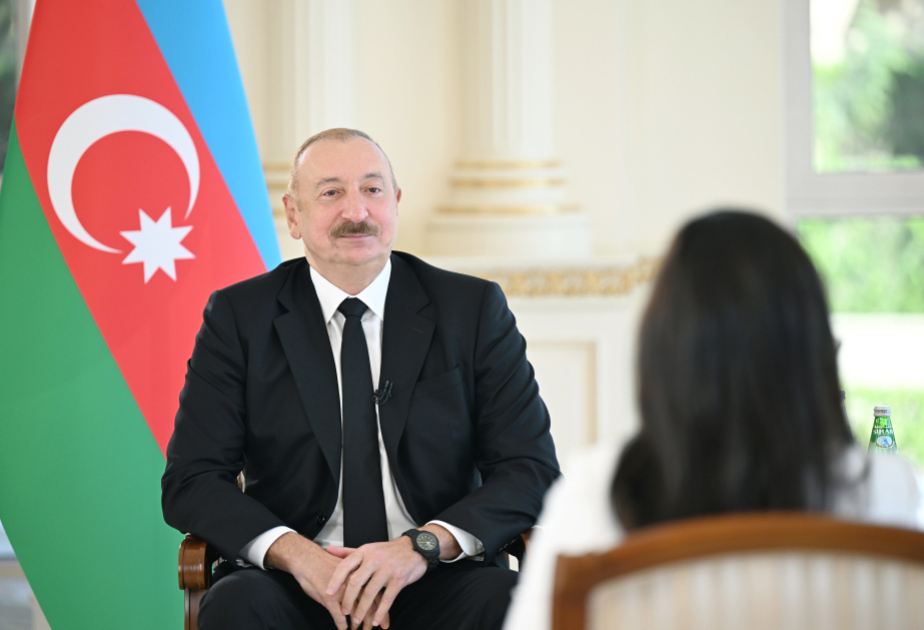 El Presidente Ilham Aliyev abordó temas importantes en la entrevista con el canal de televisión Al-Arabiya