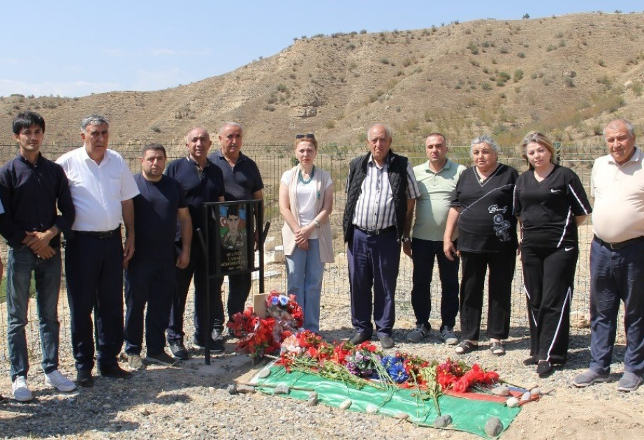 Laçında tənha qəhrəman məzarı