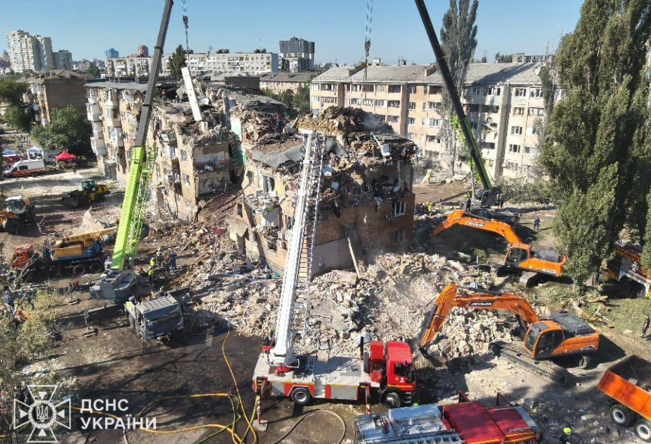 Kiyevə endirilən hava zərbələri nəticəsində ölənlərin sayı 14-ə çatıb, 38 yaralı var