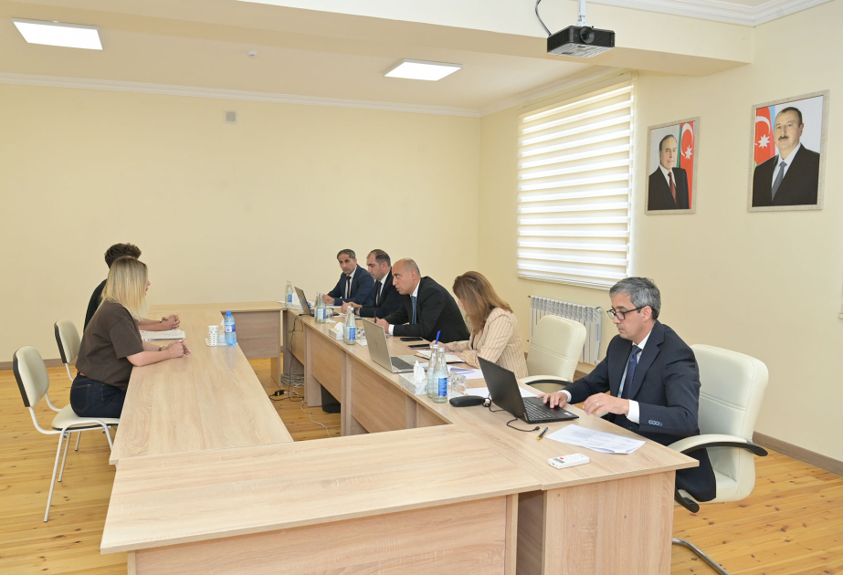 Elm və təhsil naziri İsmayıllı şəhərində vətəndaşlarla görüşüb