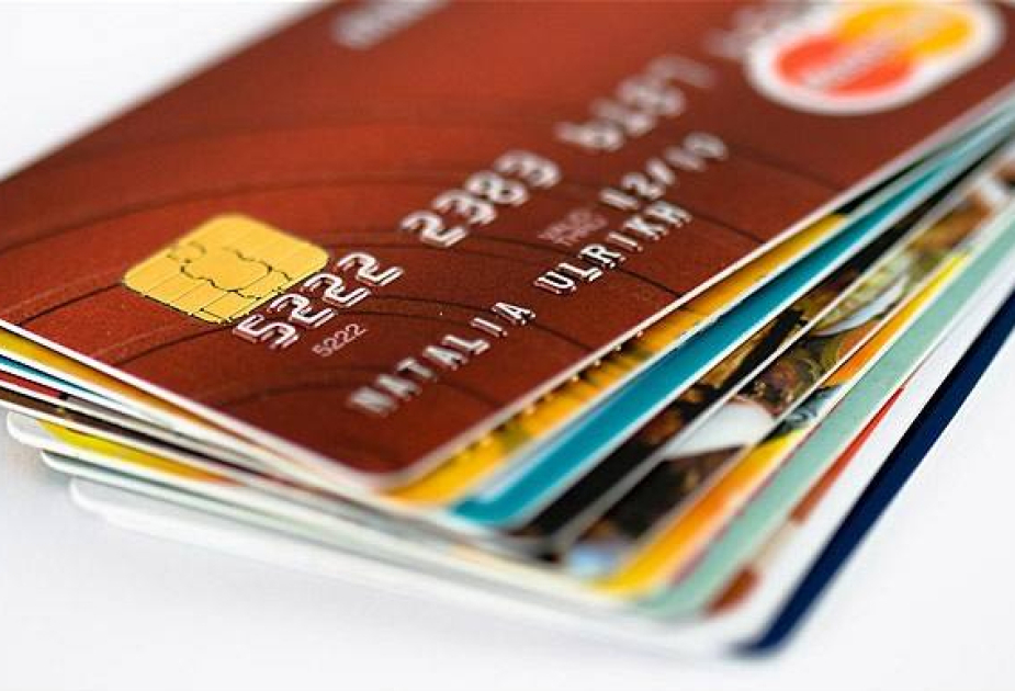 أذربيجان تسارع في الدفع غير النقدي: عدد بطاقات الدفع يقترب من 21 مليوناً