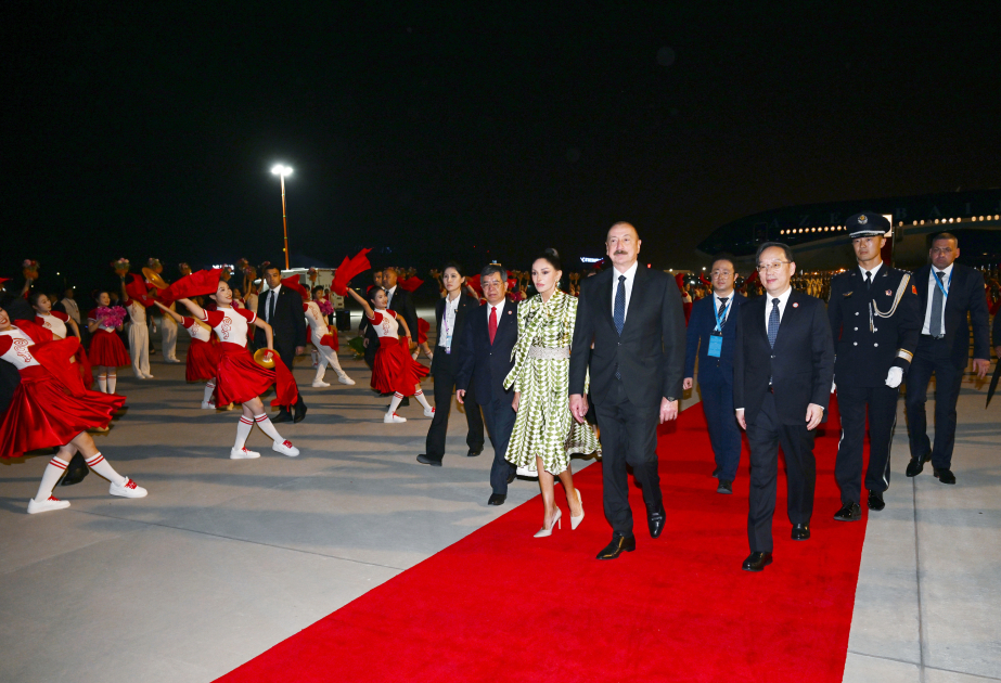 Le président Ilham Aliyev entame une visite de travail en Chine VIDEO